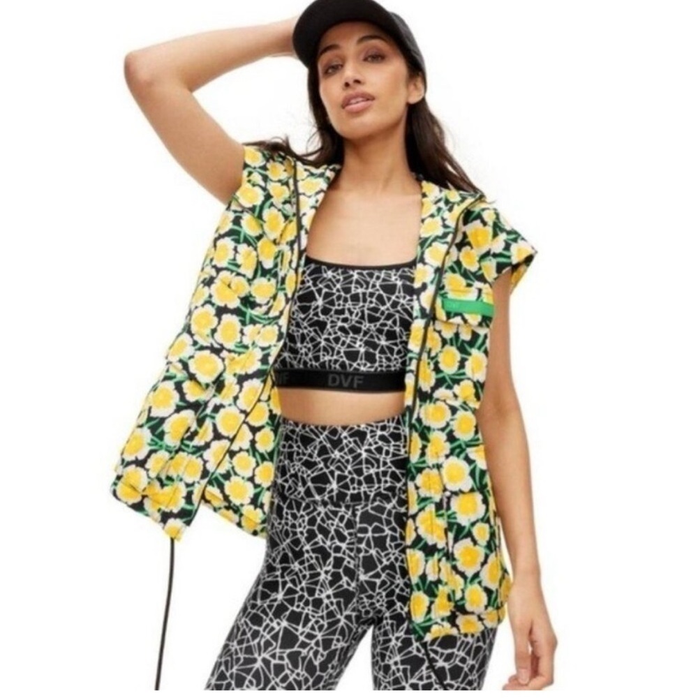 Diane Von Furstenberg Athleisure Floral Packable Travel Chic Colorful Jacket S
